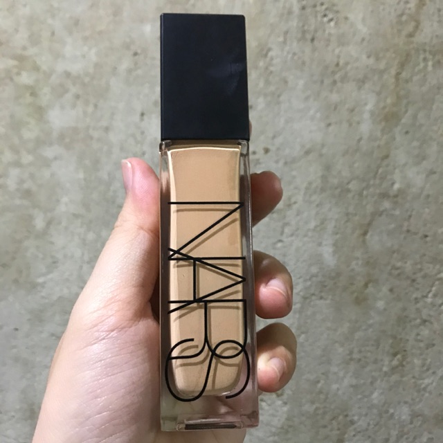 Kem nền Nars