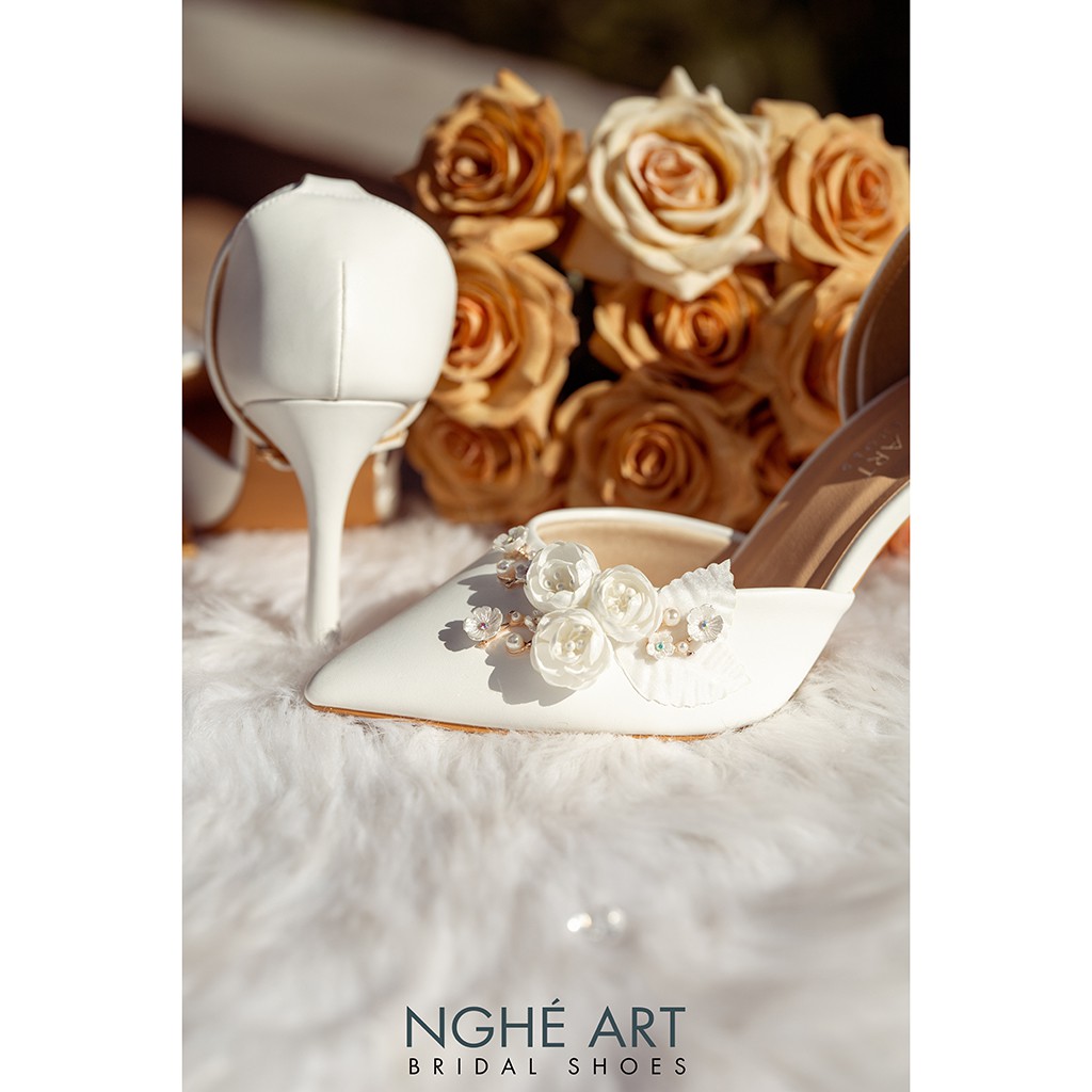 Giày cưới Nghé Art quai ngang đính hoa 216-08
