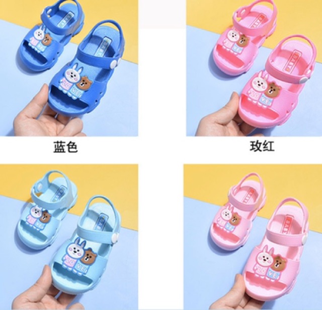 Sandal xốp có cúc bấm điều chỉnh