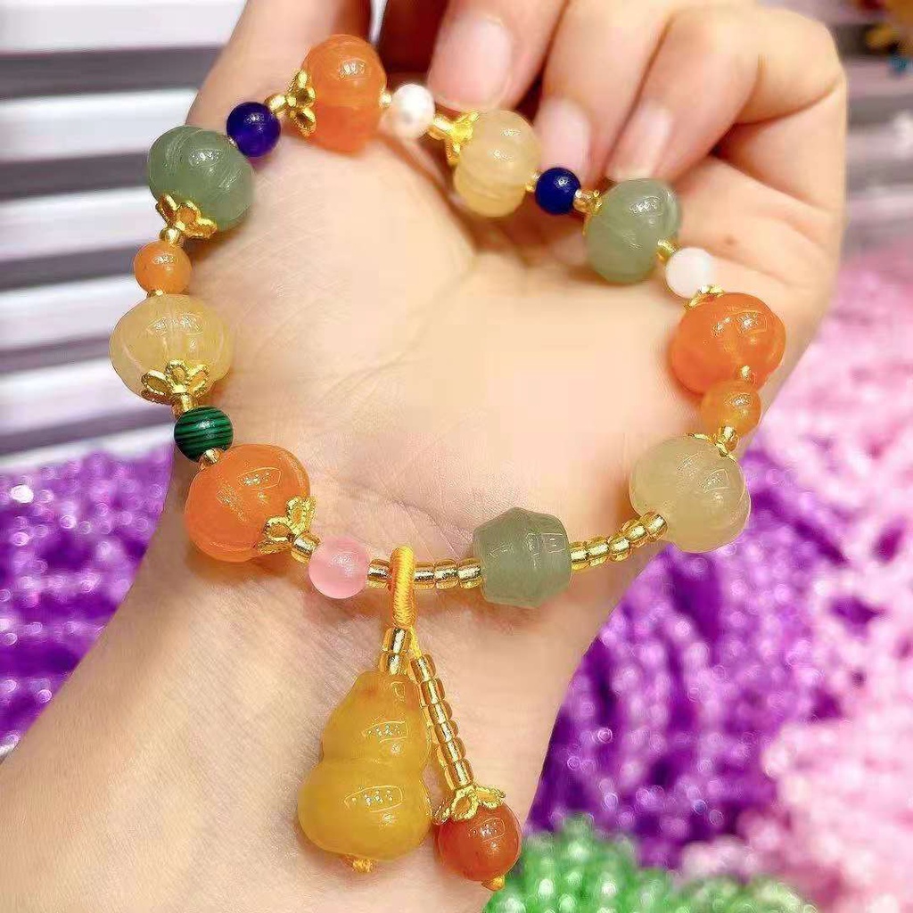 Vòng Tay Mã Não Tự Nhiên Đính Quả Bí Ngô Độc Đáo