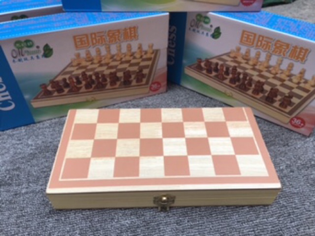 Bộ Cờ Vua Có Bàn Cờ Bằng Gỗ Cao Cấp