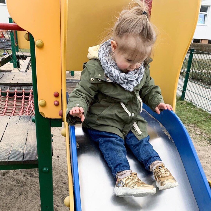 Áo parka Zara màu rêu