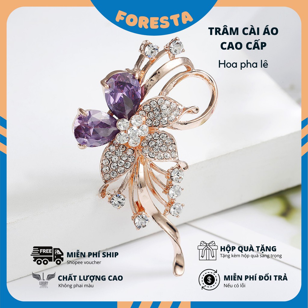 Trâm cài áo bông hoa pha lê FORESTA, giúp tôn lên vẻ đẹp quí phái sang trọng cho các bạn gái.