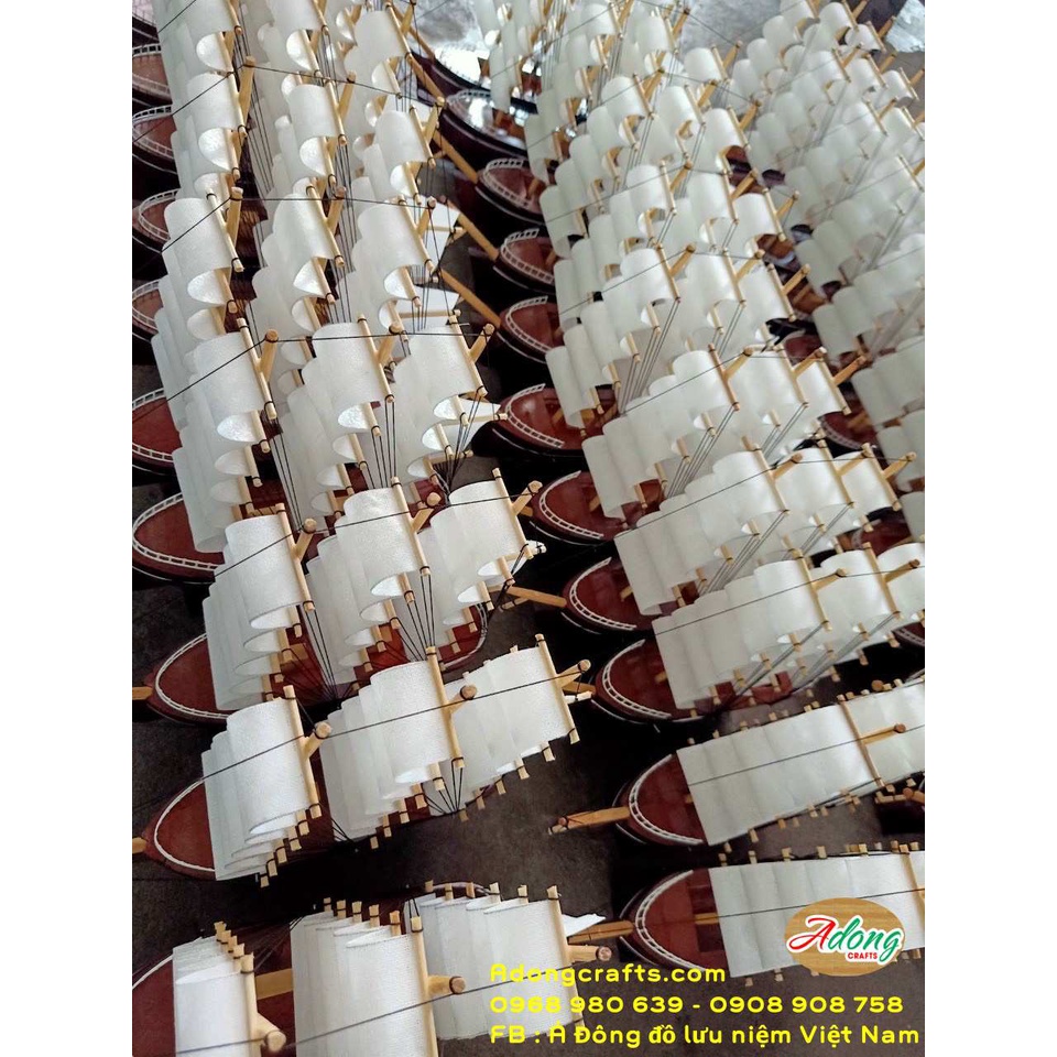 Mô hình thuyền gỗ thuận buồm xuôi gió lưu niệm quà tặng Việt Nam - Kích thước Dài 28 cm cao 25 cm