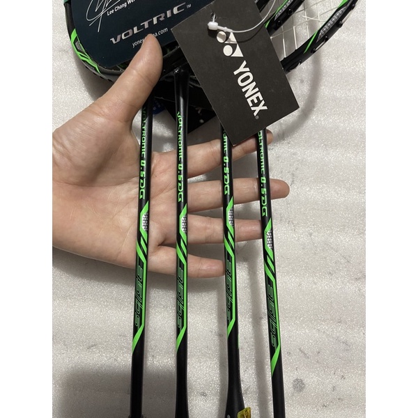 VỢT CẦU LÔNG YONEX KHUNG CACBON + TẶNG DÂY ĐAN + TẶNG CUỐN CÁN( GIÁ 1 CÂY)