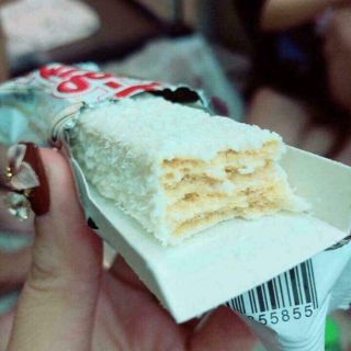 Bánh xốp phủ dừa beng beng thái lan