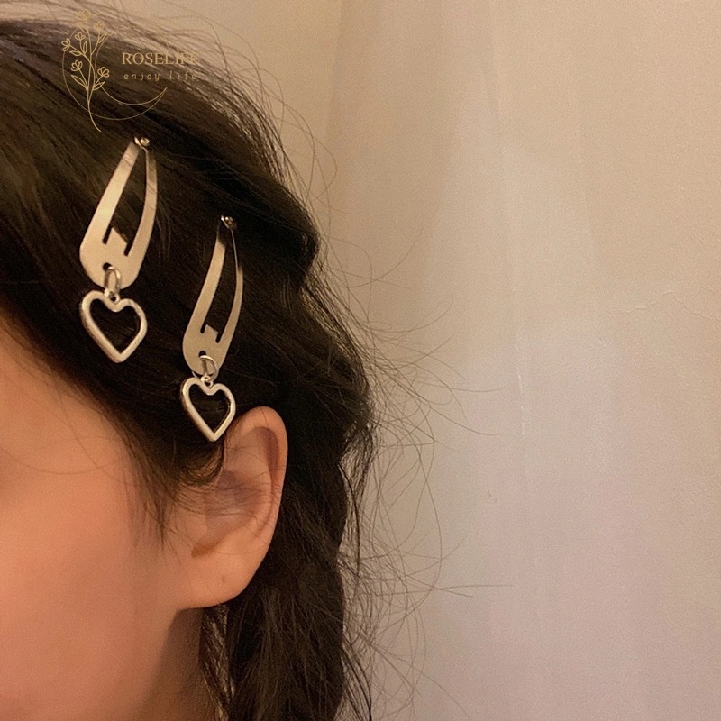 1 Kẹp Tóc Kim Loại Hình Trái Tim Phong Cách Gothic
