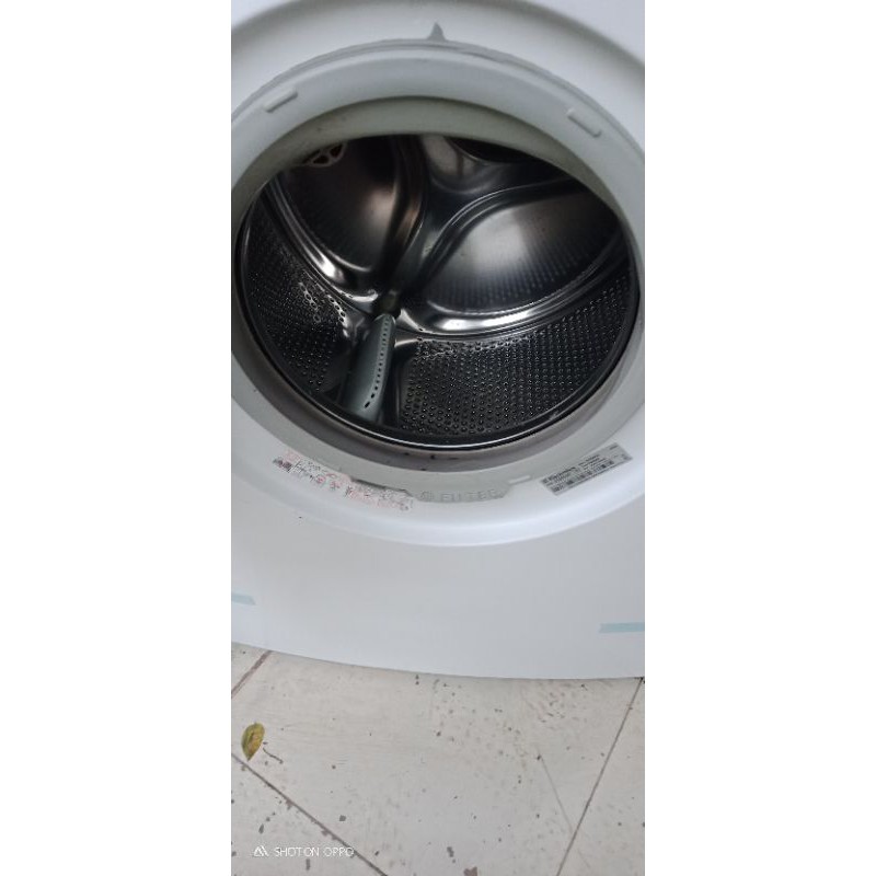 Máy.giặt.Electrolux.7kg.ewp85752.màn.hình.cảm.ứng.vân.tay.mới.90%.hàng .đã.sử.dụng