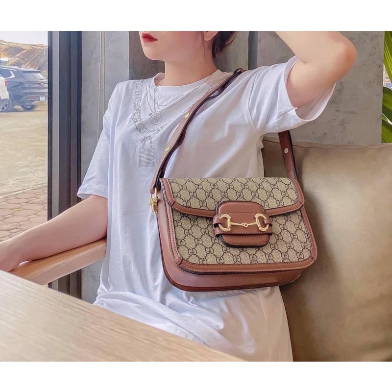 Túi g.c hà hồ da mềm, túi 3 ngăn đựng thoải mái đồ size 24cm