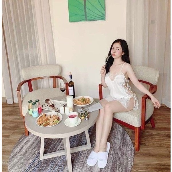 Váy ngủ lụa sexy quyến rũ xẻ đùi đan dây - Hàng QCCC - SP068