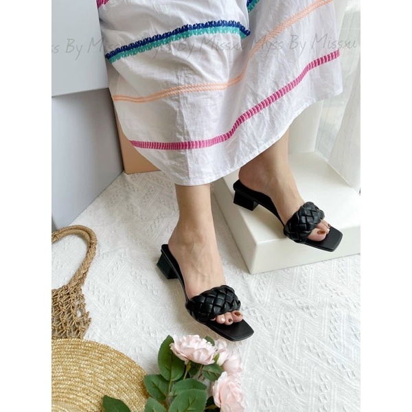 Guốc nữ gót vuông 3-4p đê quai tết đẹp