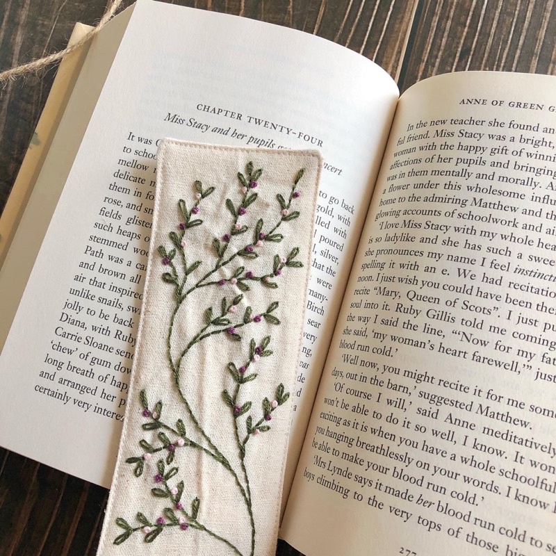 Bookmark vải thêu tay