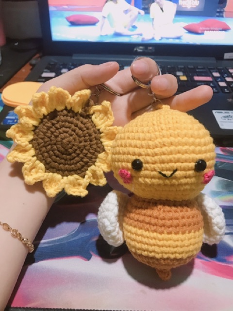 Đom đóm handmade - móc khoá hoa hướng dương - j97 -