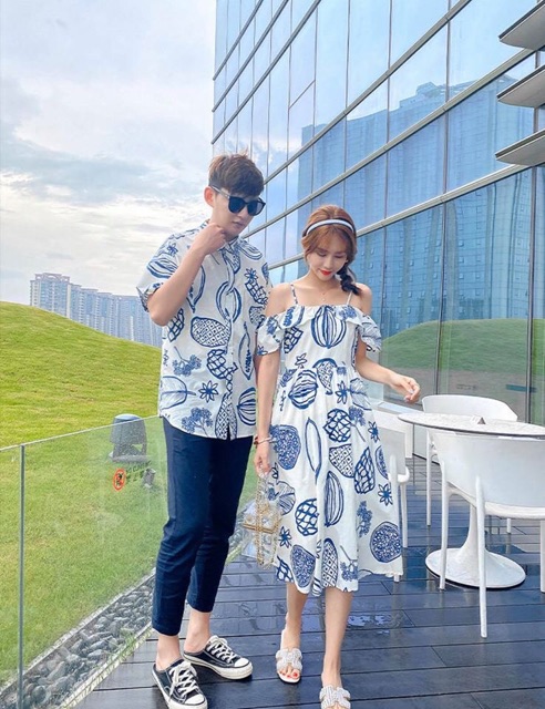 Áo đôi: Đầm vải lệch vai họa tiết + Somi nam phối hợp (có ảnh review )