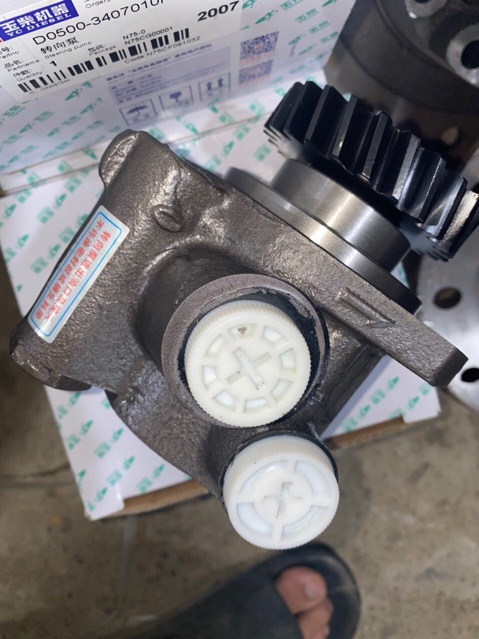 Sản phẩm gia đình làm: Bơm trợ lực lái lỗ 20/16 hàng yù chai cao cấp lắp cho xe trường hải 6 tấn