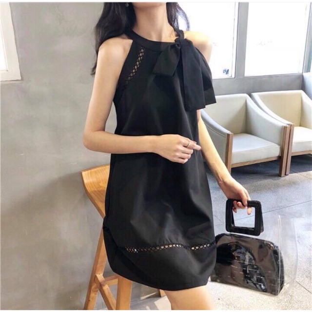 Đầm yếm nơ cổ phối ren