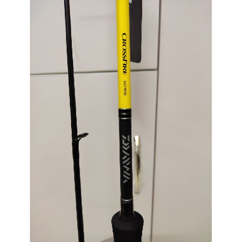 Cần lure Daiwa Crossfire 662MHB / 602MB gắn máy ngang