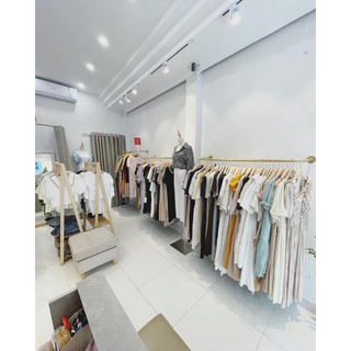Váy flashsale tại cửa hàng