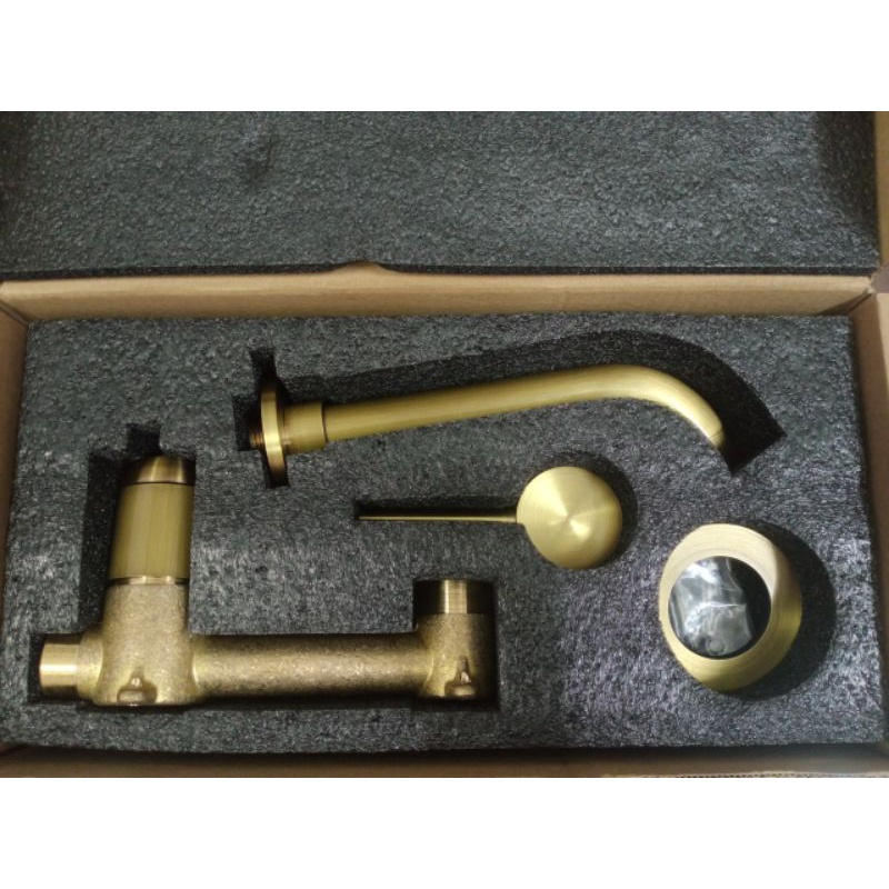 Vòi lavabo gắn tường cao cấp