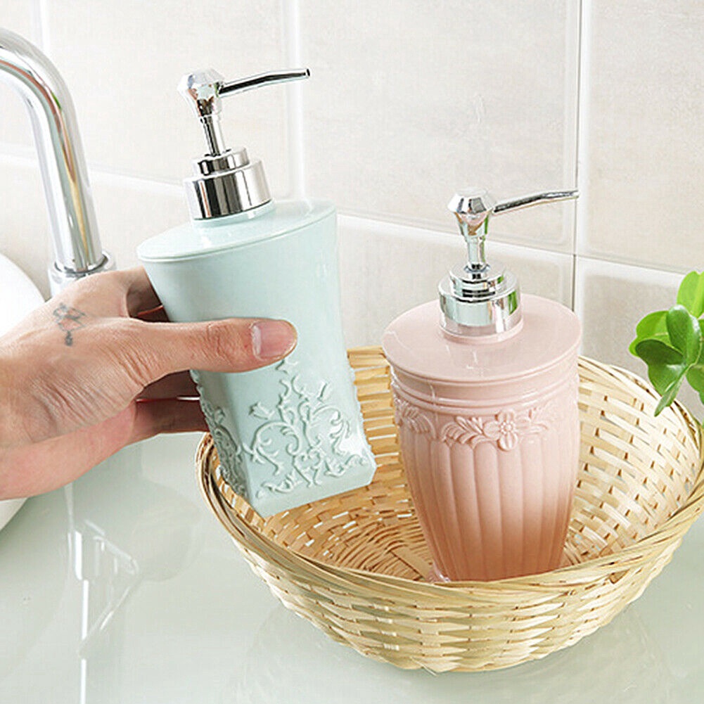 Bình Rỗng 400ml Chạm Khắc Hoa 3D Đựng Dầu Gội / Sữa Tắm / Xà Phòng