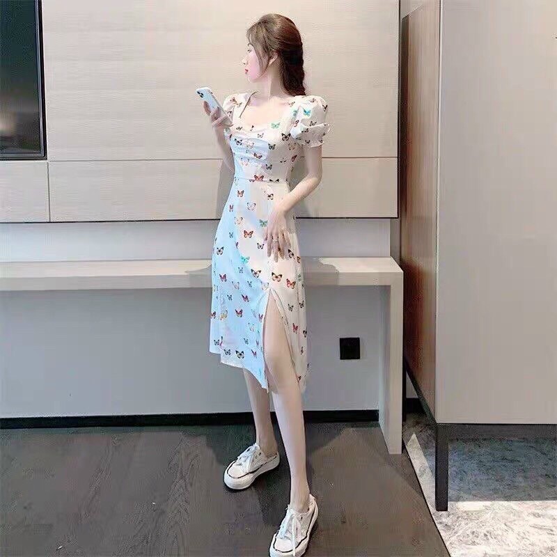 đầm họa tiết xẻ tà cổ vuông in tay ngắn