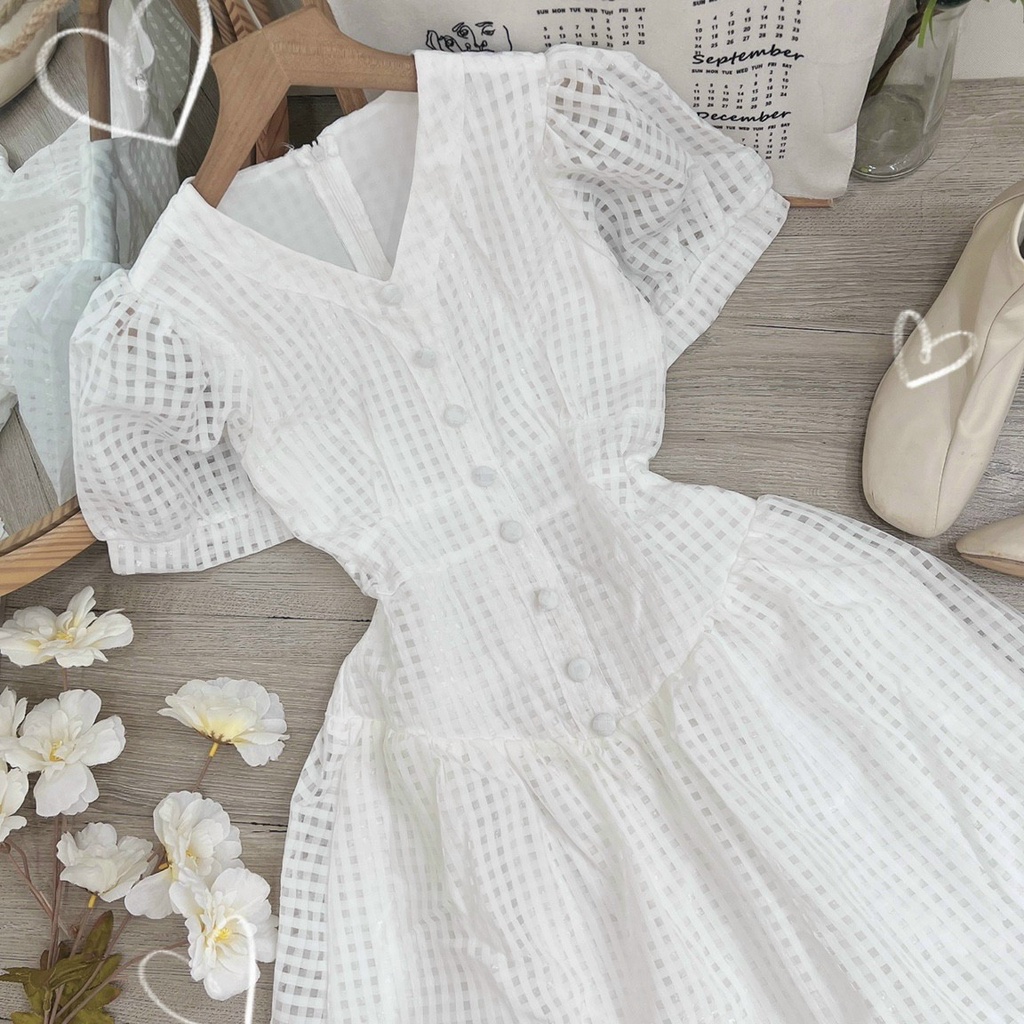 Đầm trắng xòe phối nút bọc xinh xắn đáng yêu White Dress