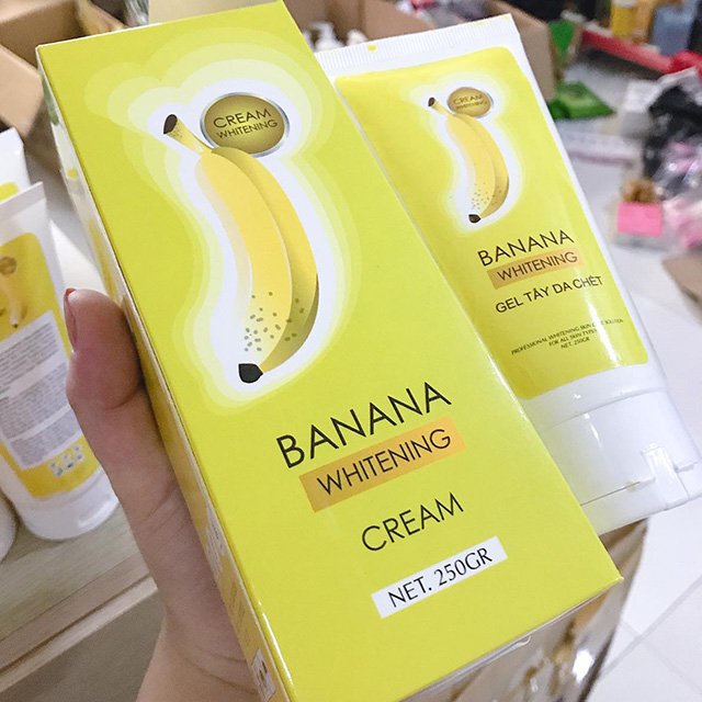 Gel Tẩy Da Chết Banana Whitening Cream 250g