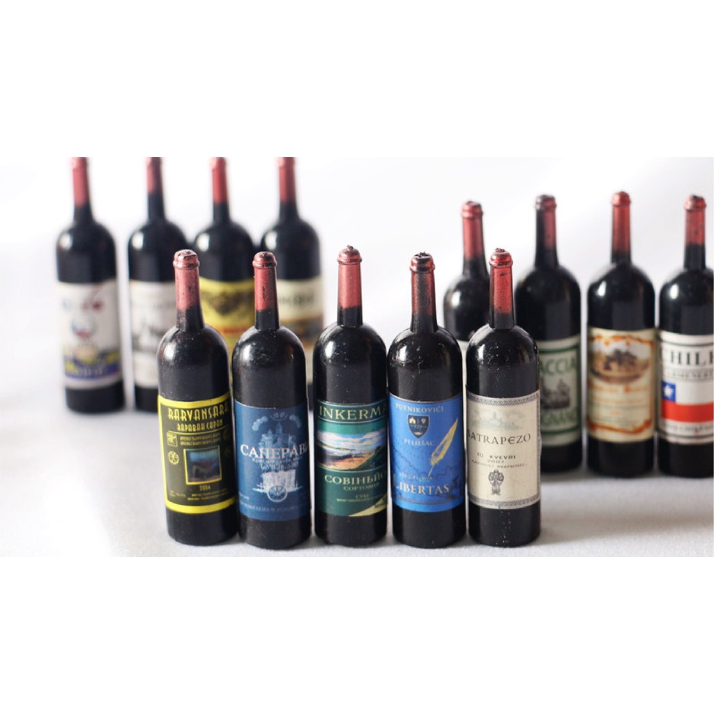 Mô hình chai rượu vang trang trí cho mô hình showroom,garage,kitchen DE021