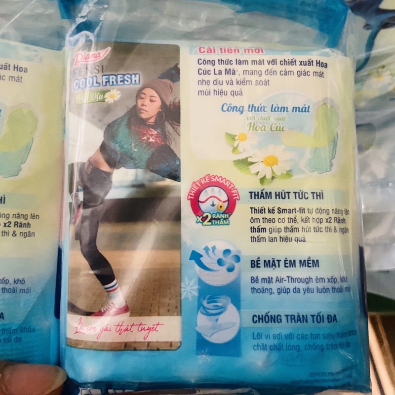 Băng vệ sinh Diana Sensi Cool Fresh chiết xuất Hoa Cúc mát dịu Siêu mỏng cánh , không cánh