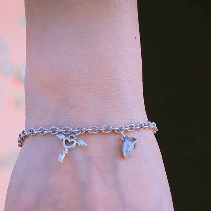 Vòng Tay Thép Titan Mặt Ổ Khóa Nam Châm Hình Trái Tim Cho Cặp Đôi