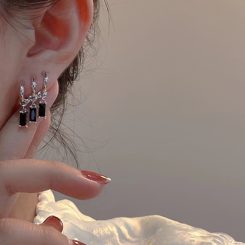 Khuyên Tai Đính Đá Zircon Phong Cách Thời Trang Cá Tính Dành Cho Nữ