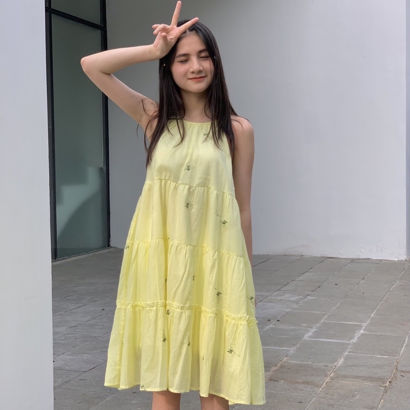 váy cổ yếm LOLLIE STUDIO TKV80 thêu họa tiết hoa nhí