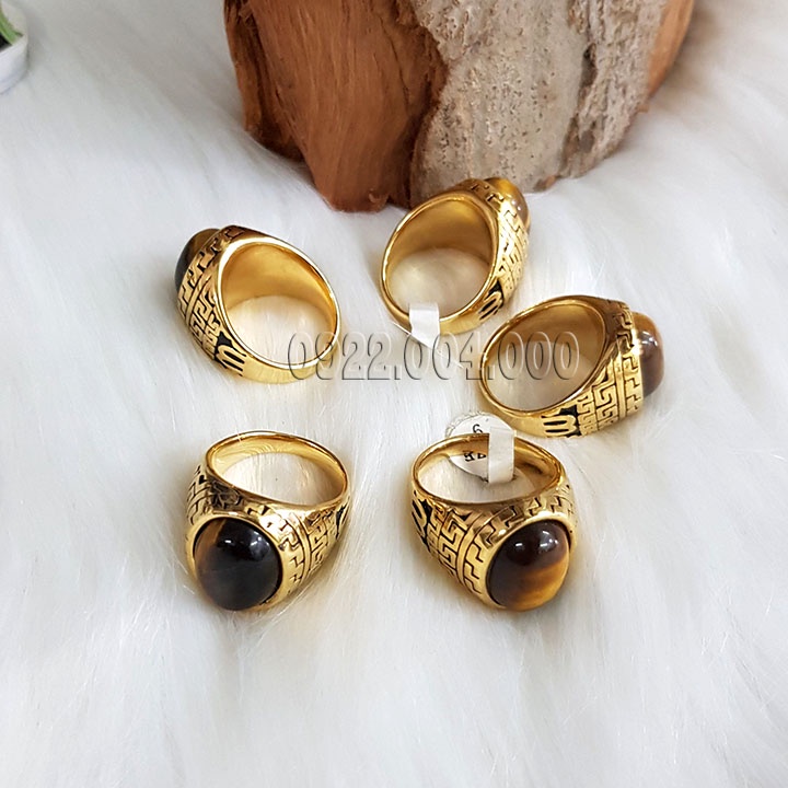 Nhẫn nam mặt đá kiểu mắt hổ.