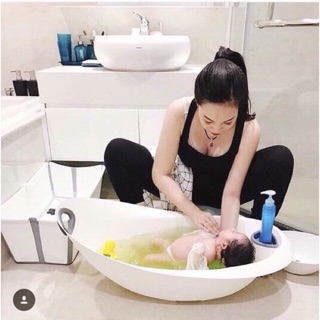 Chậu tắm phi thuyền cho bé siêu đáng yêu