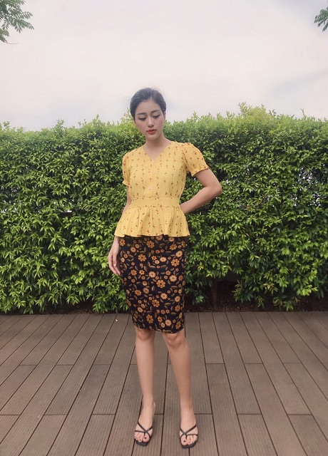 CHÂN VÁY BÚT CHÌ CẠP LIỀN HOẠ TIẾT | BigBuy360 - bigbuy360.vn