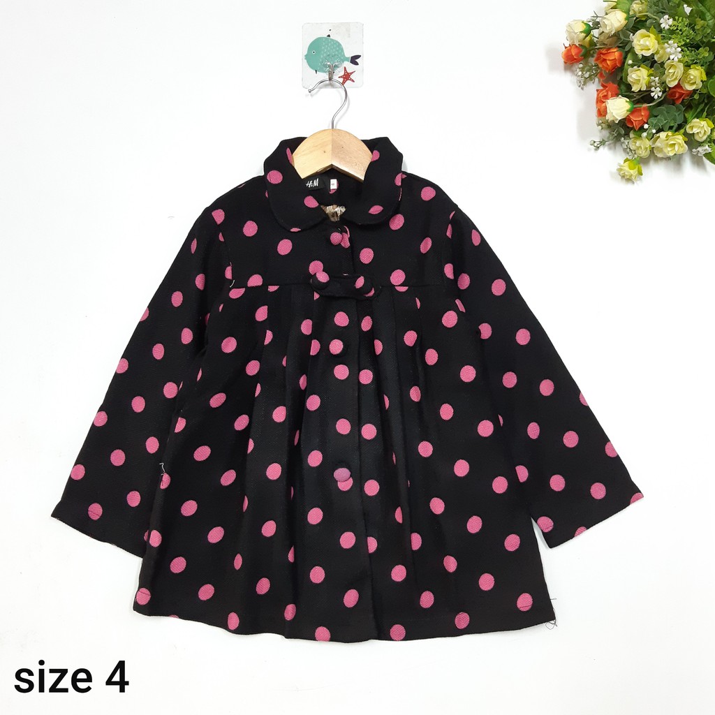 DG79-AKT-02- Áo khoác dài tay bé gái, chất nỉ dạ dày dặn, châm bi hồng nền đen, cổ sen, dáng baby doll, made in Việt Nam