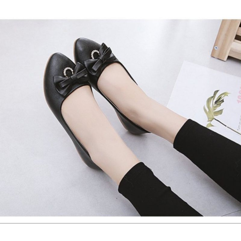 Giày búp bê nữ da mềm đế cao 2cm đen và kem