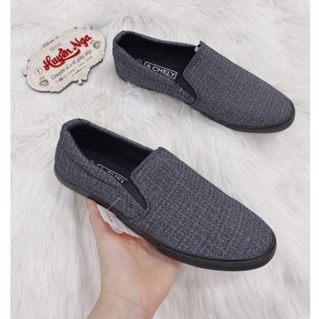 Giày lười vải nam màu ghi và đen