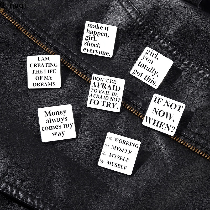 Ghim cài áo MISS ZOE họa tiết câu nói truyền cảm hứng làm từ hợp kim màu trắng / đen kiểu dáng thời trang
