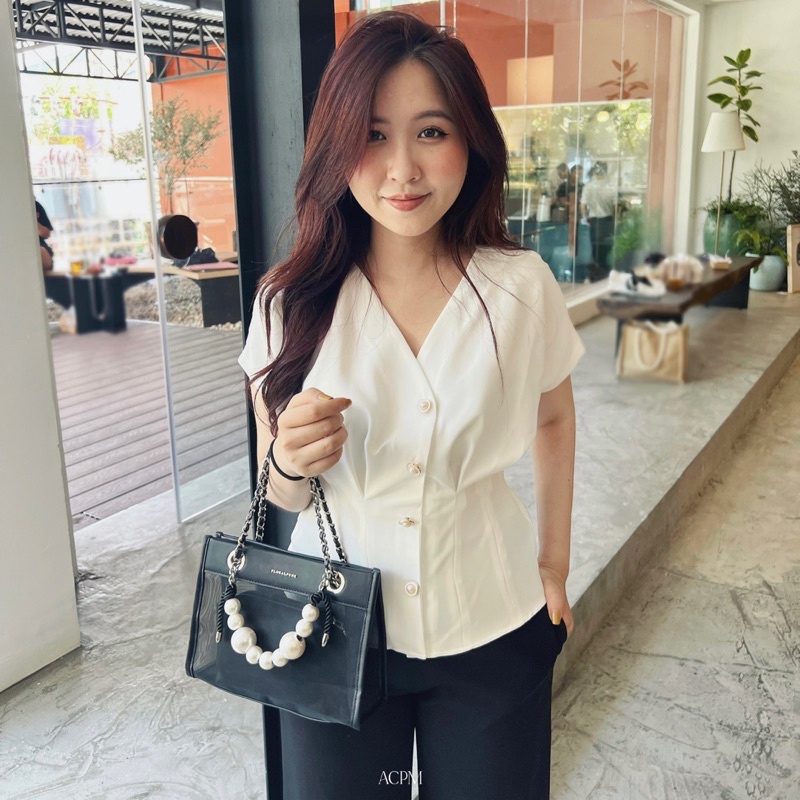 Sonia Blouse / Áo sơ mi cổ tim may chiết eo