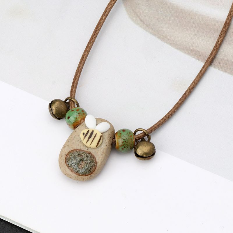 Mặt trang sức hình ong mật bằng đá thiên nhiên độc lạ sành điệu