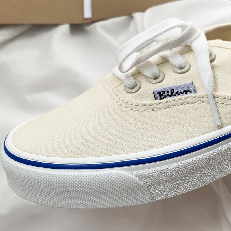 Giày ulzzang đế bằng màu sữa viền xanh