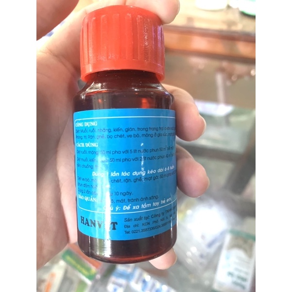 1 Chai Hantox 200 50 ml xịt phun kiến, gián, ruồi, mũi, mạc gà.