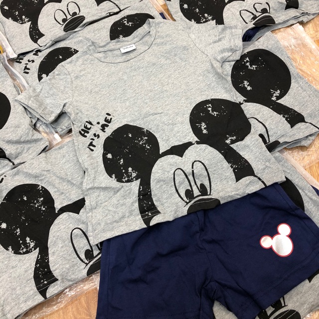 Set Mickey bé trai