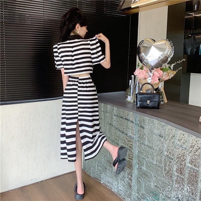 Đầm COZOK tay ngắn cổ chữ V dáng ôm họa tiết kẻ sọc thời trang trẻ trung
