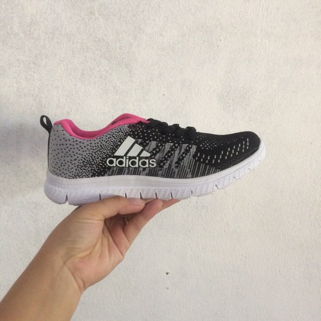 Giày nữ adidas
