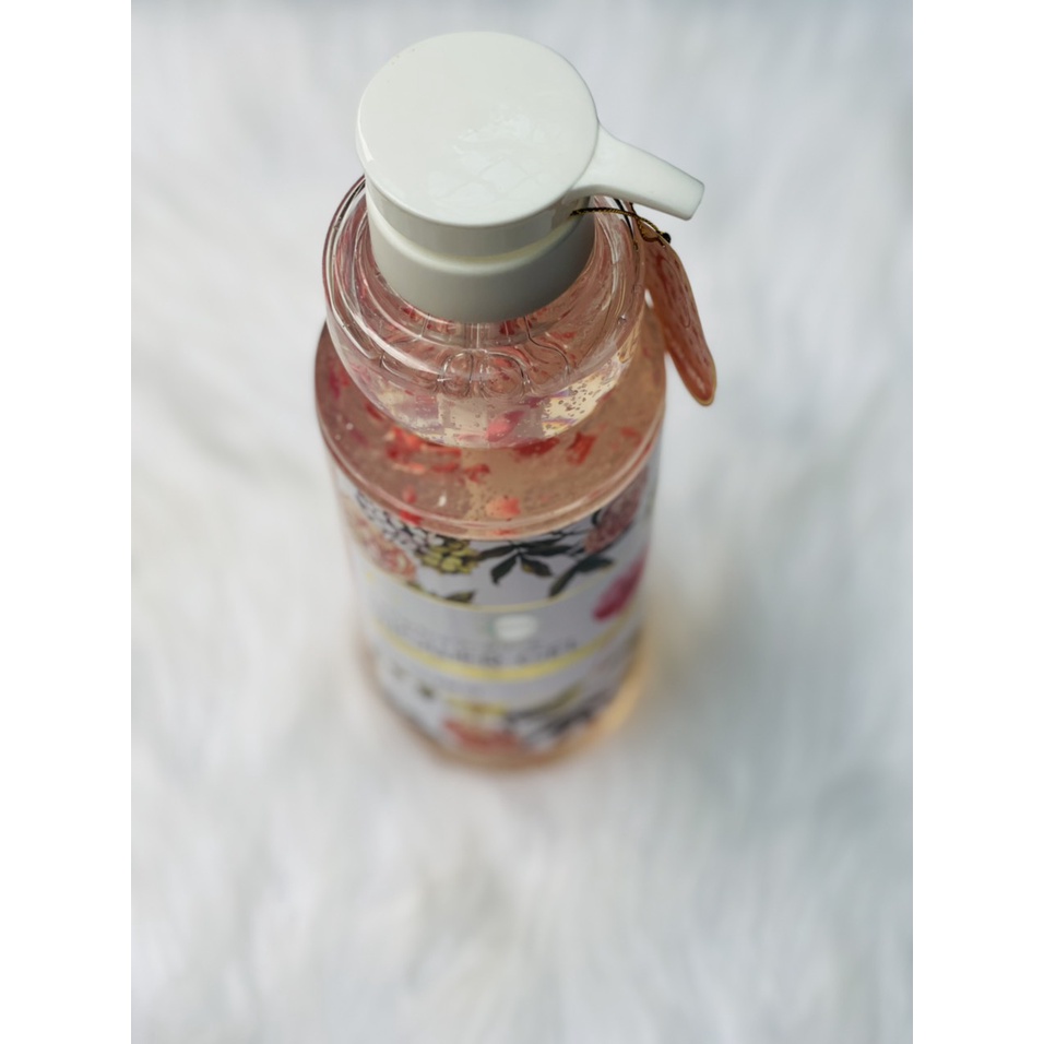 Sữa tắm thơm trắng mịn da JOJOBA bông hoa Shower Gel New Moon Nhật Bản 950ml