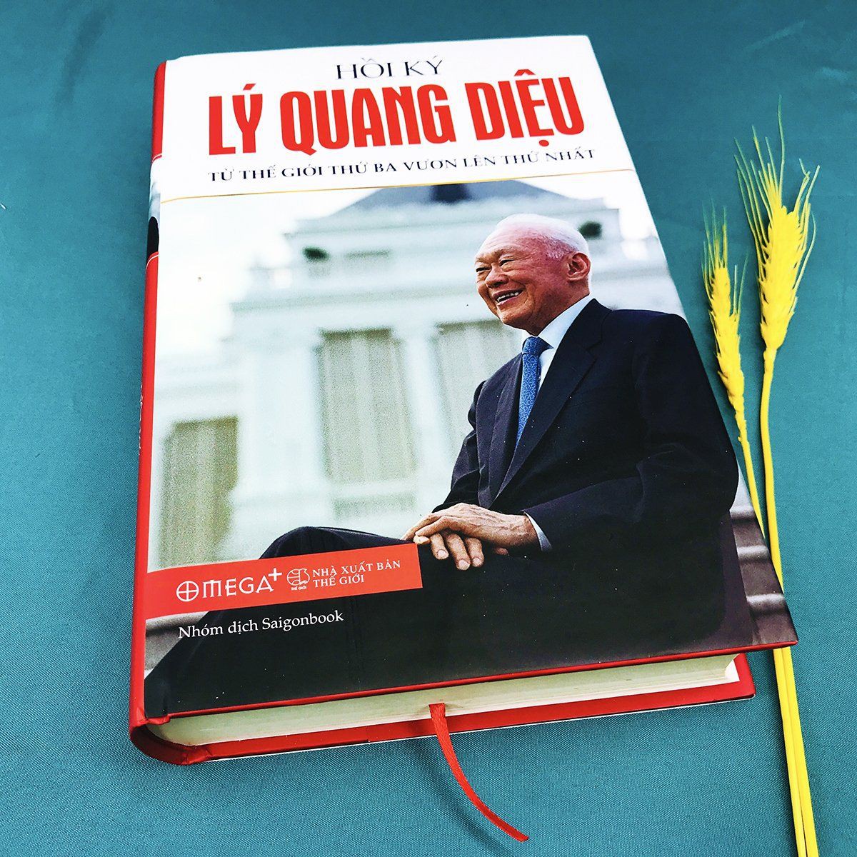 Sách - Hồi Ký Lý Quang Diệu - Tập 2: Từ Thế Giới Thứ Ba Vươn Lên Thế Nhất | BigBuy360 - bigbuy360.vn