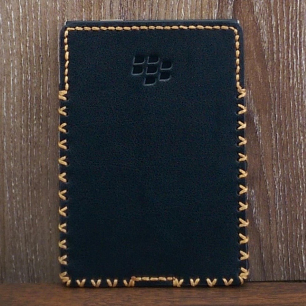 Bao Da Blackberry Passport Silver dạng Hộp da bò Màu Đen