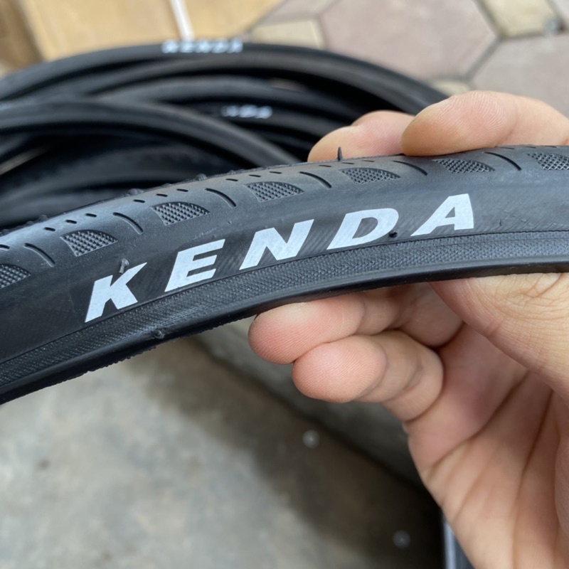 Lốp xe đạp KENDA kích cỡ 700x25c 125 PSI (5.5 BAR 850 KPA)